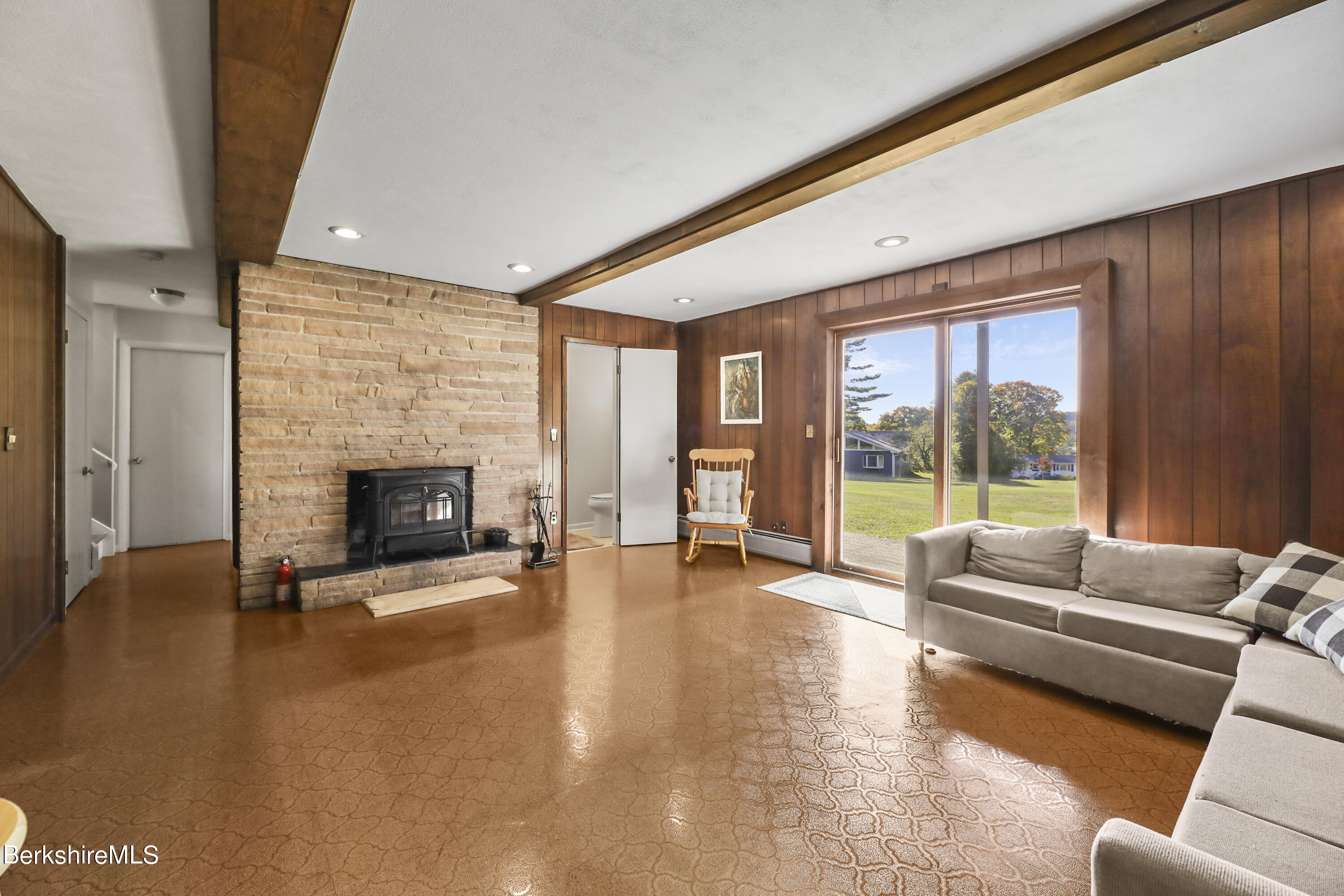 160 Paul Dr