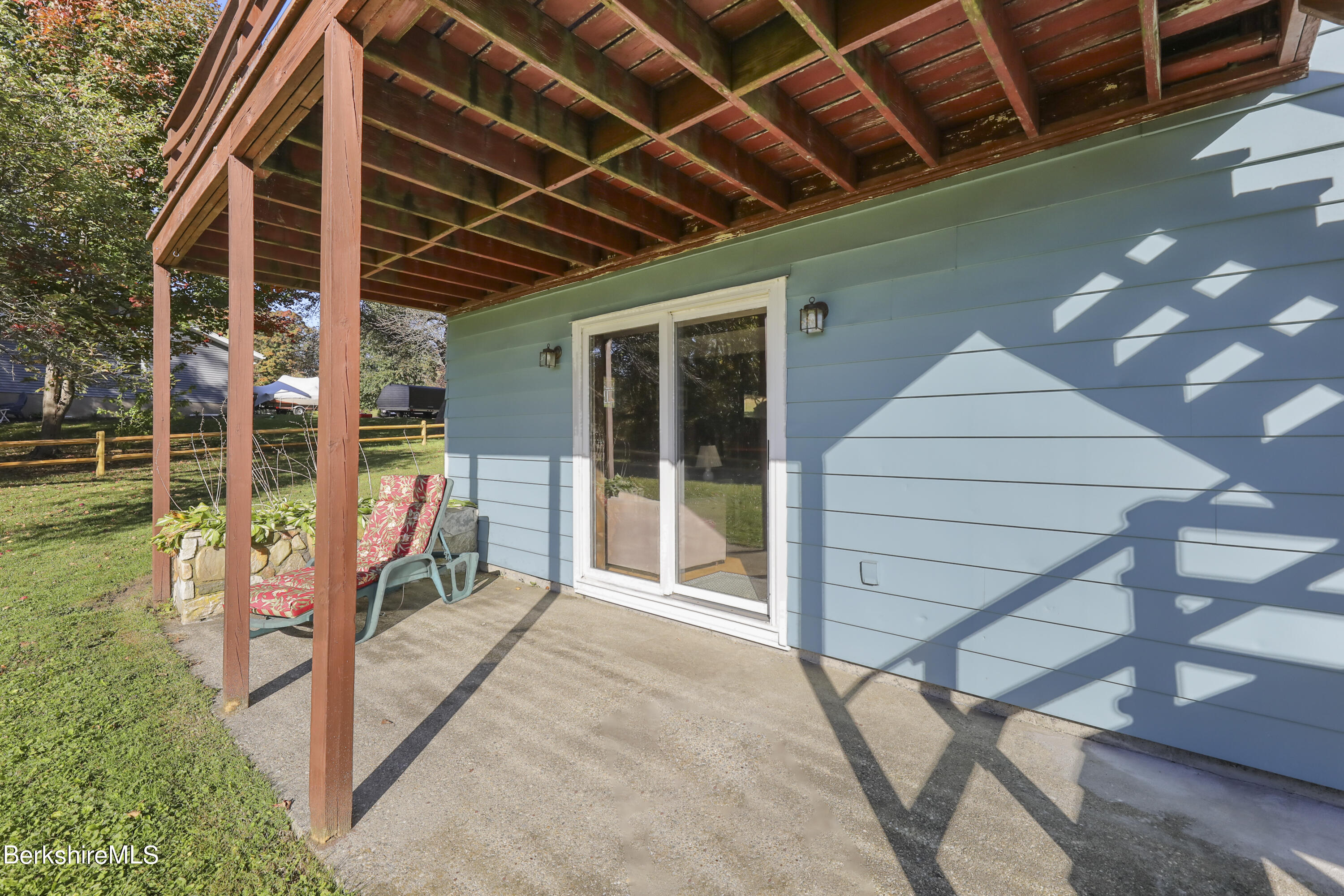 160 Paul Dr