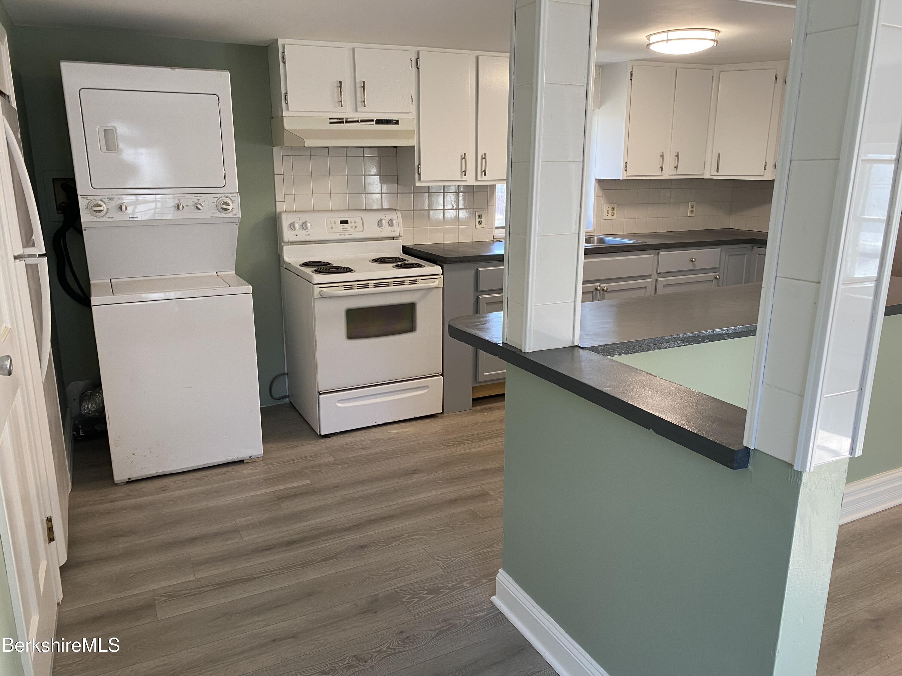 283-285 Francis Ave