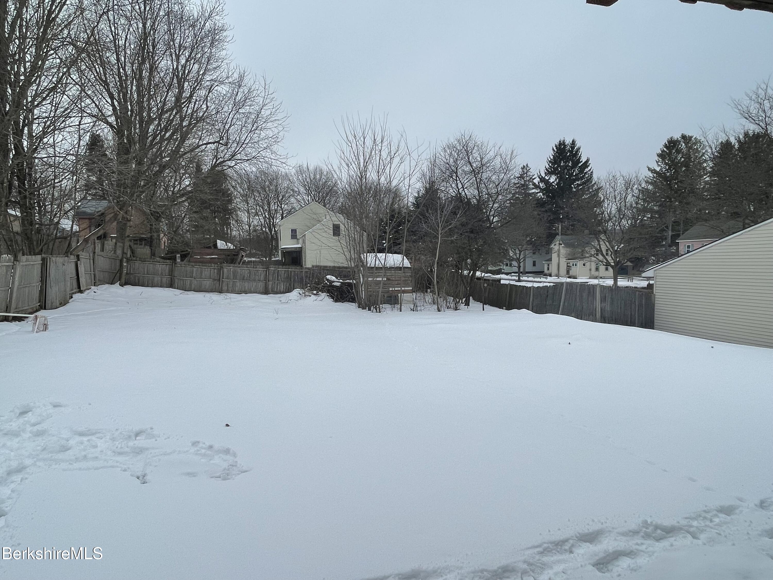 283-285 Francis Ave