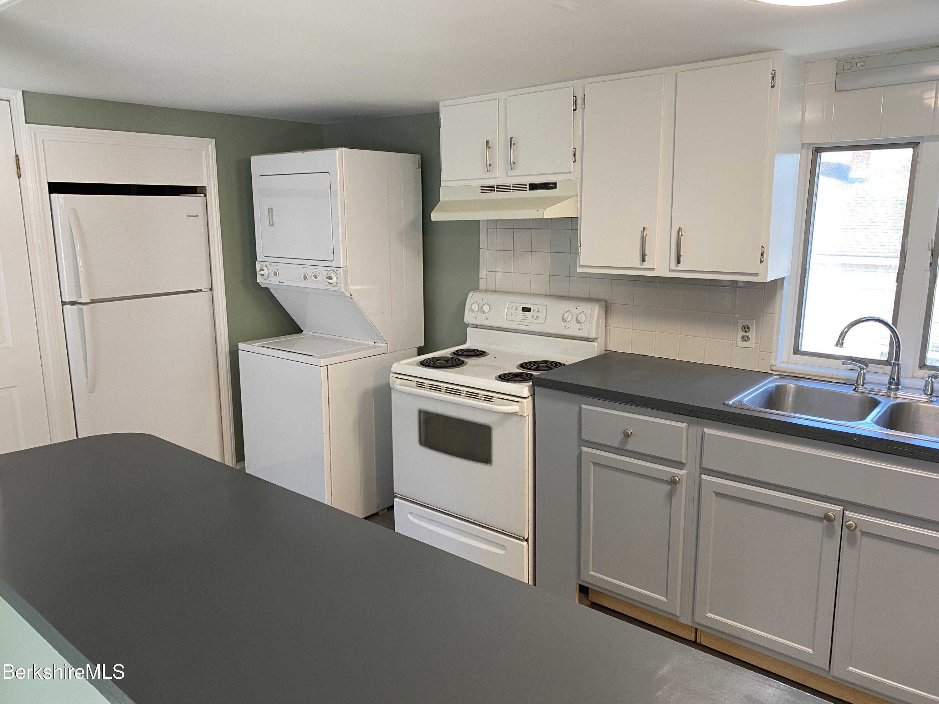 283-285 Francis Ave