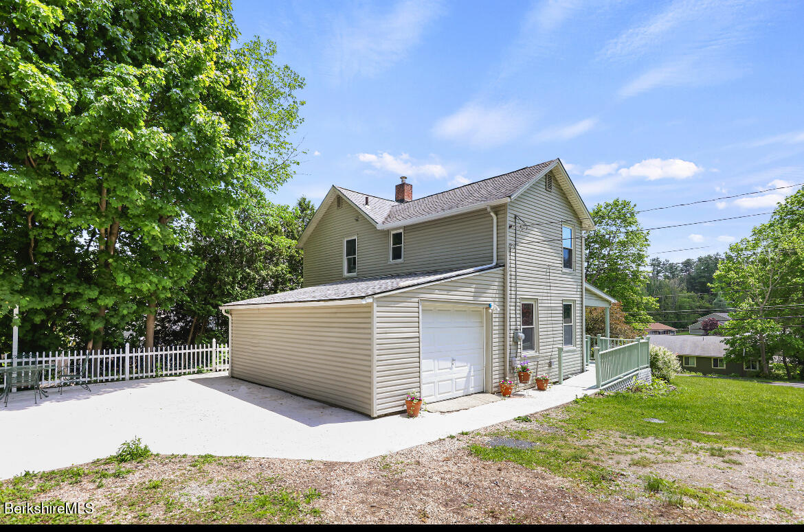 127 housatonic St