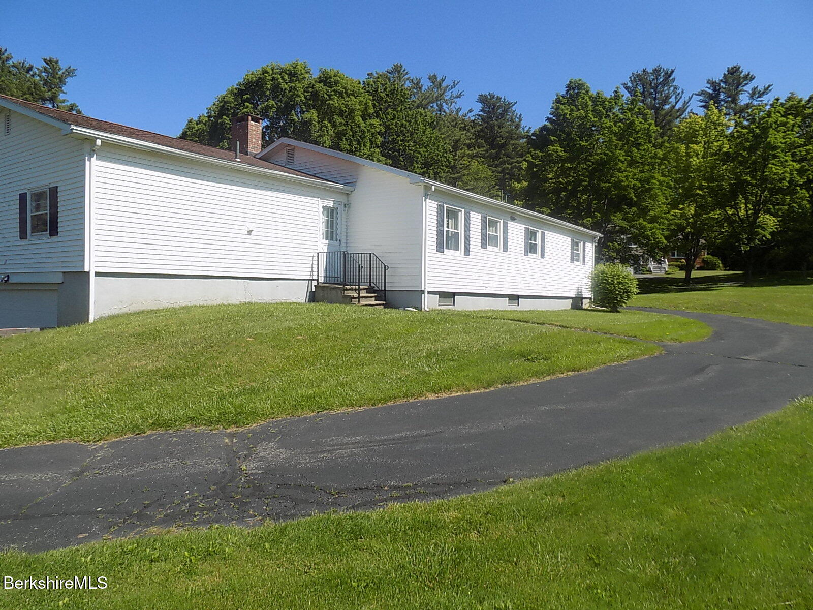 60 Paul Dr