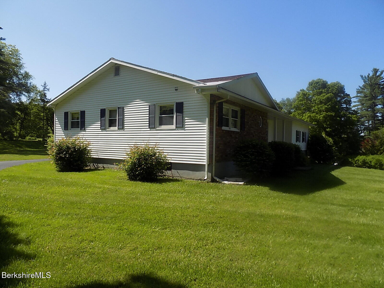60 Paul Dr