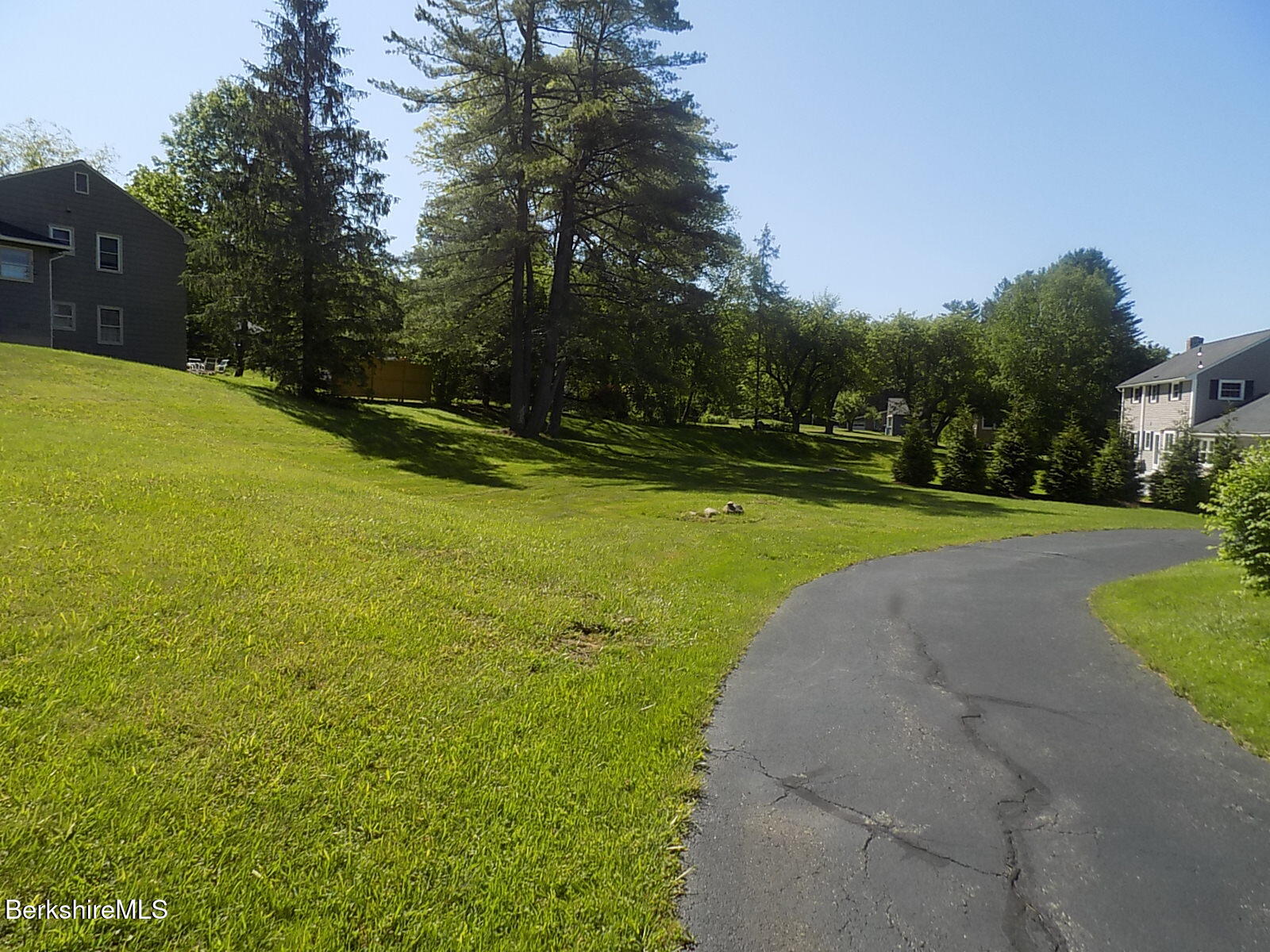 60 Paul Dr