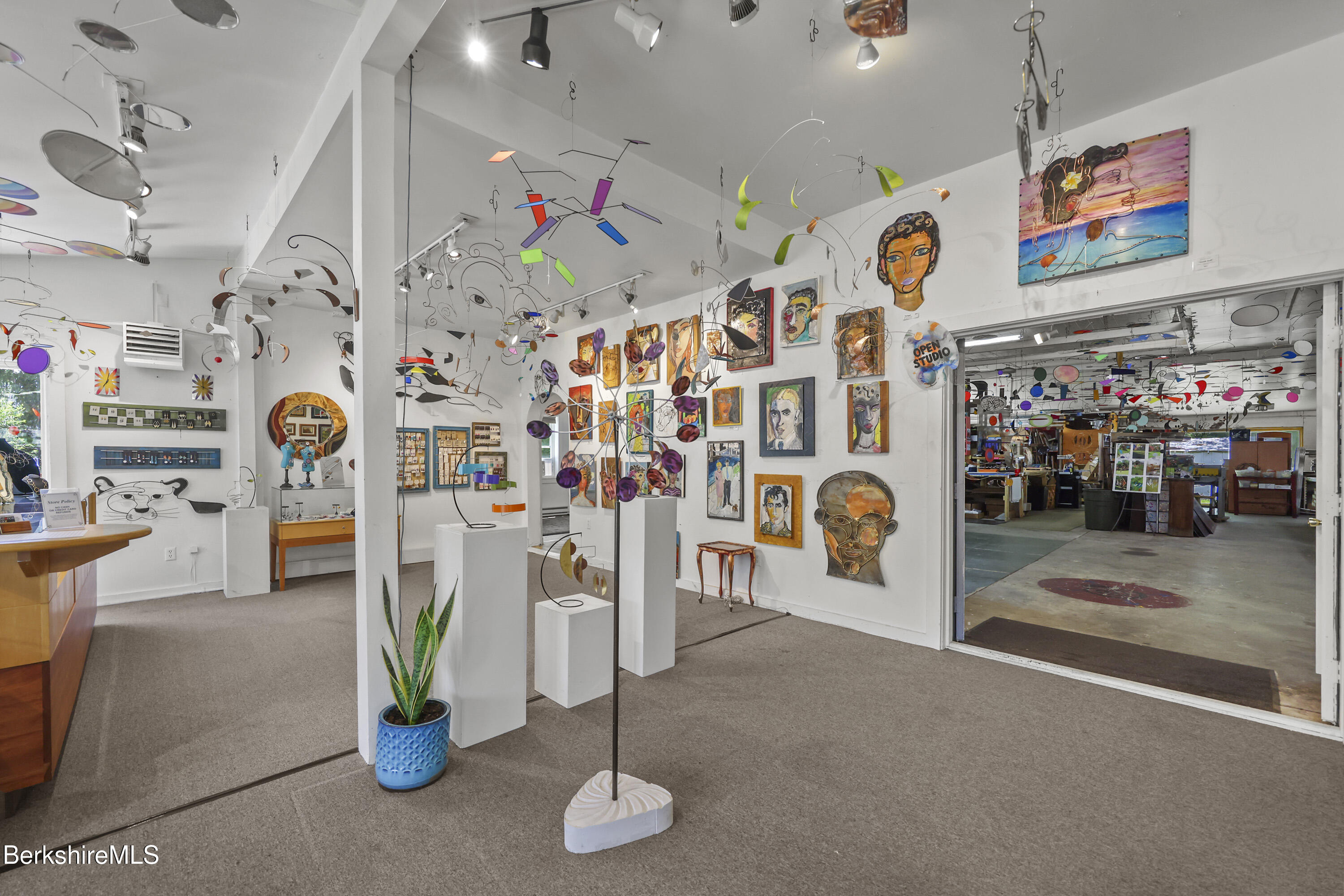 8 Center St