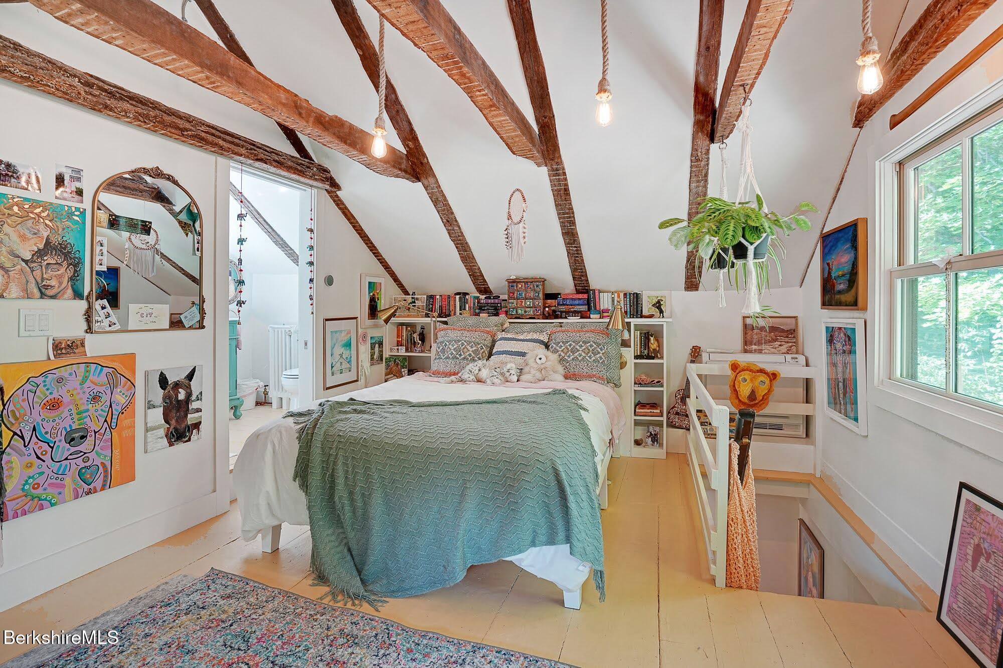 213 Egremont Plain Rd