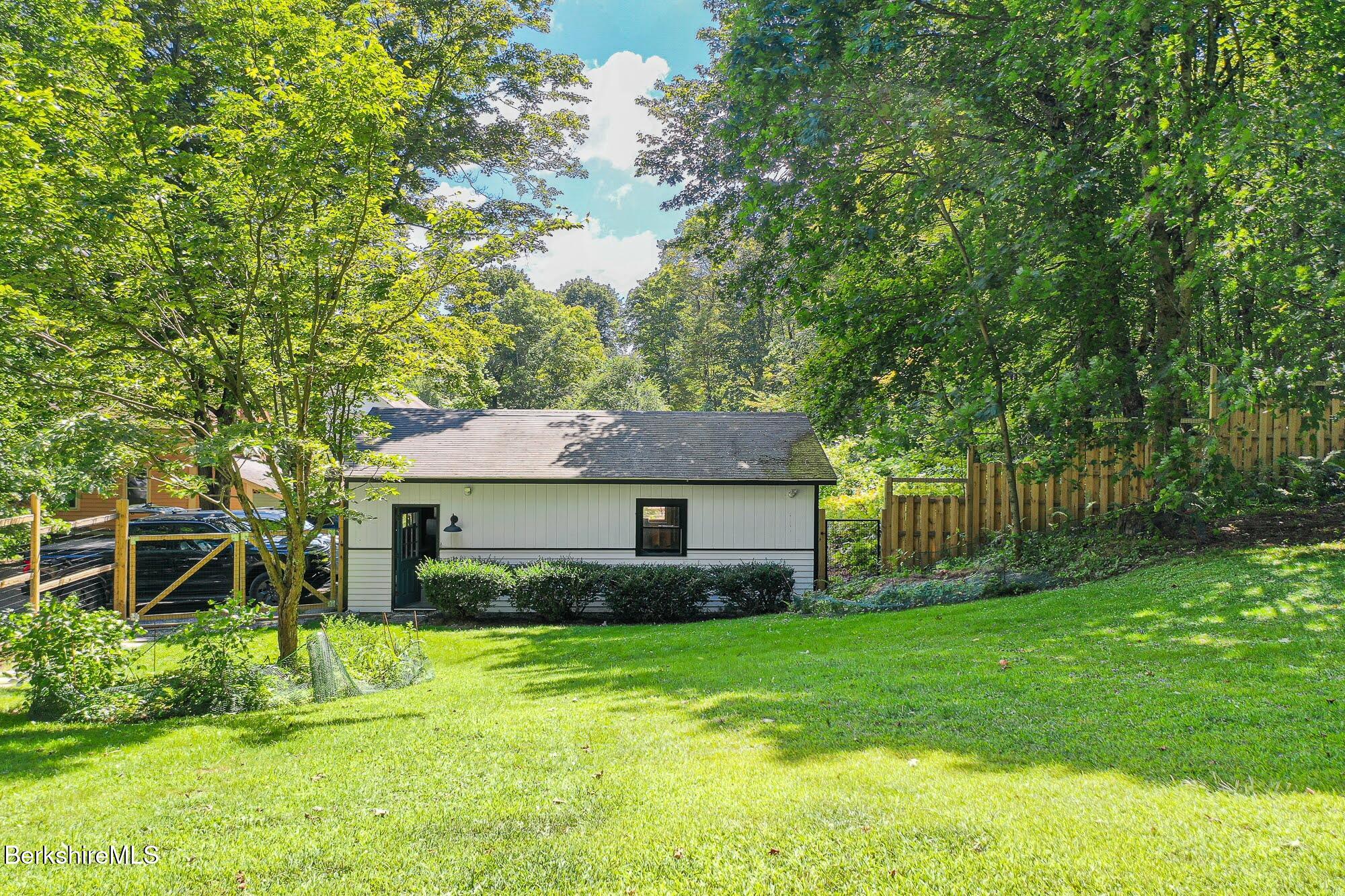 213 Egremont Plain Rd