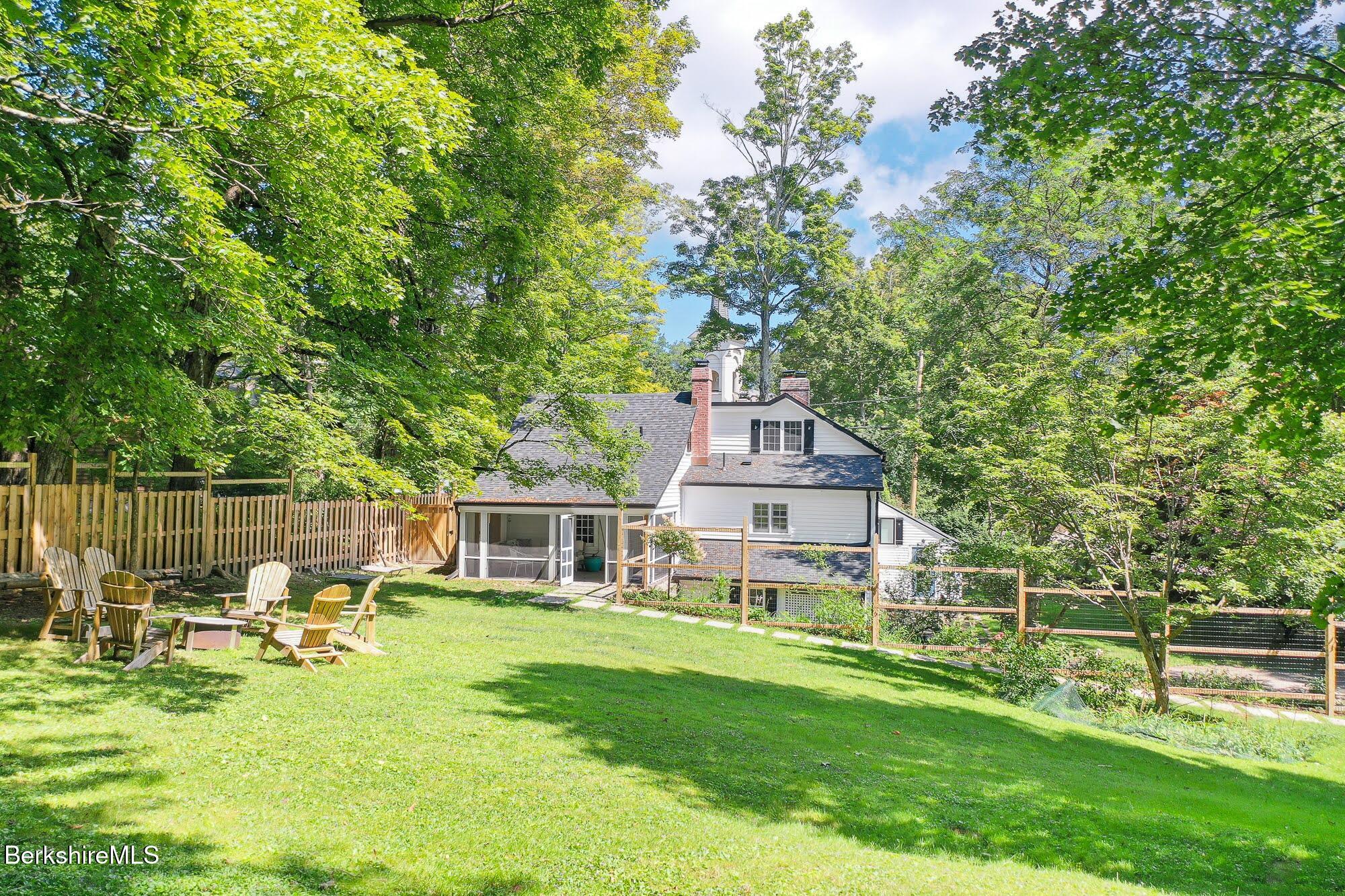 213 Egremont Plain Rd