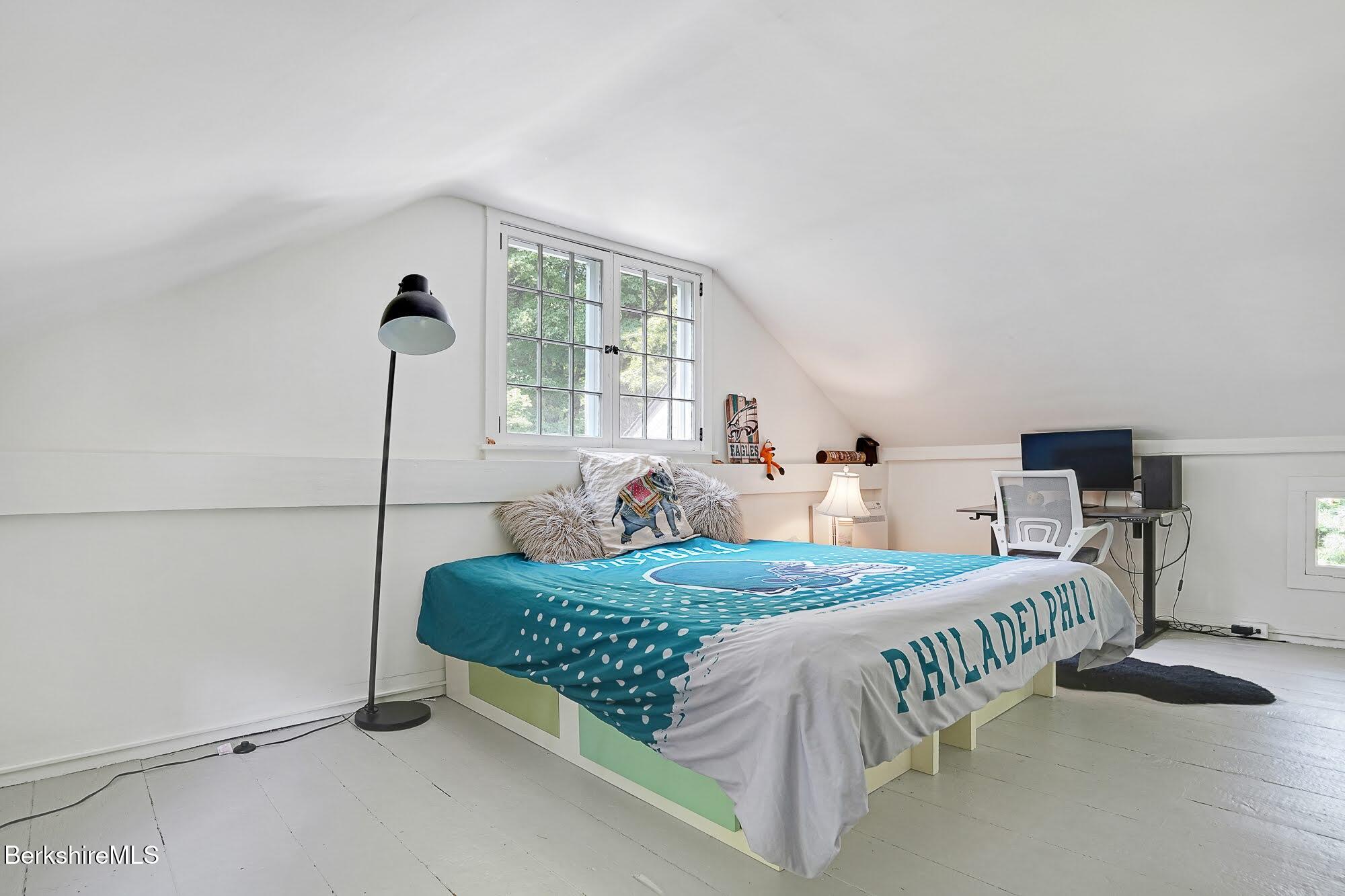 213 Egremont Plain Rd