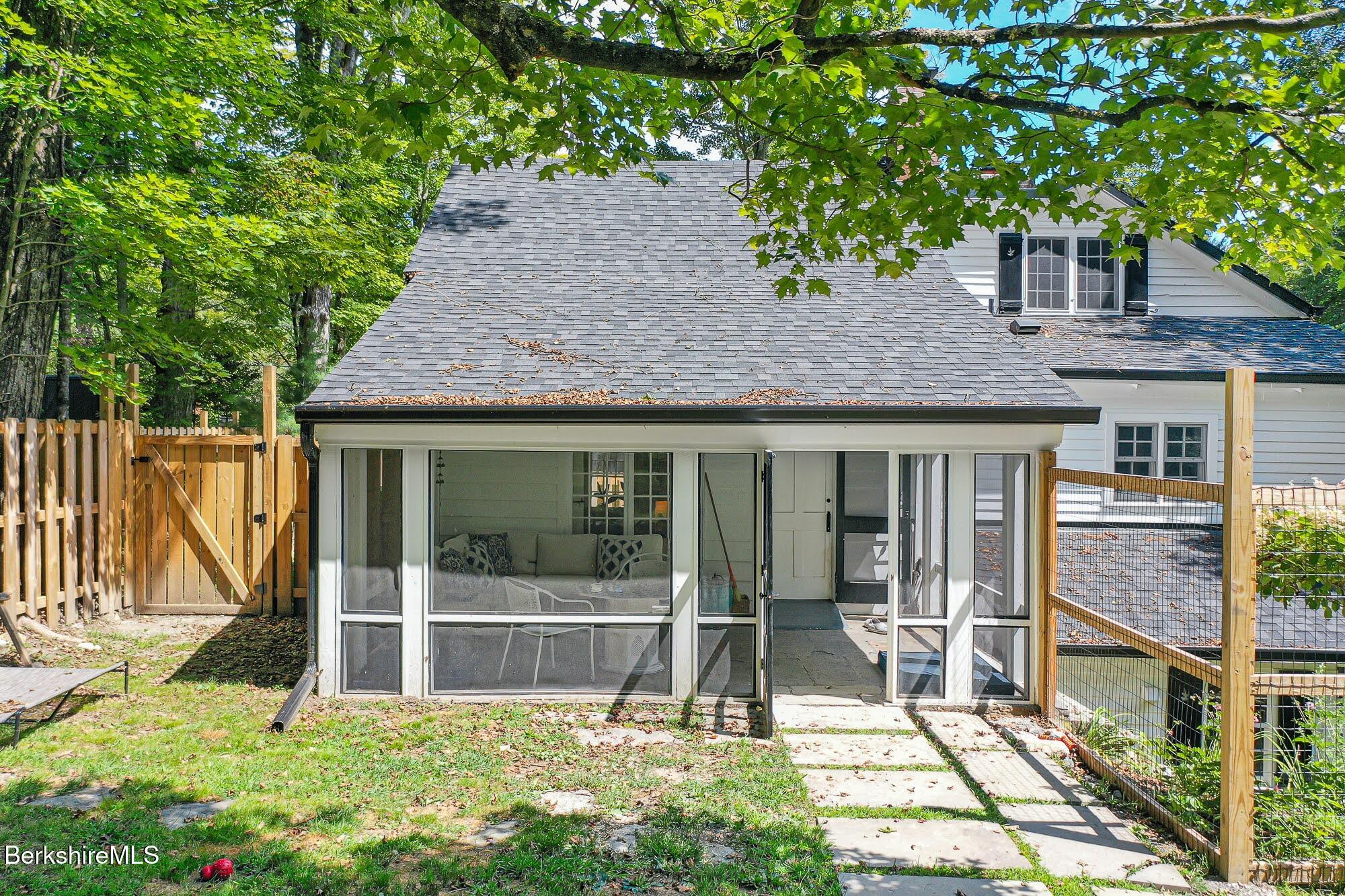 213 Egremont Plain Rd