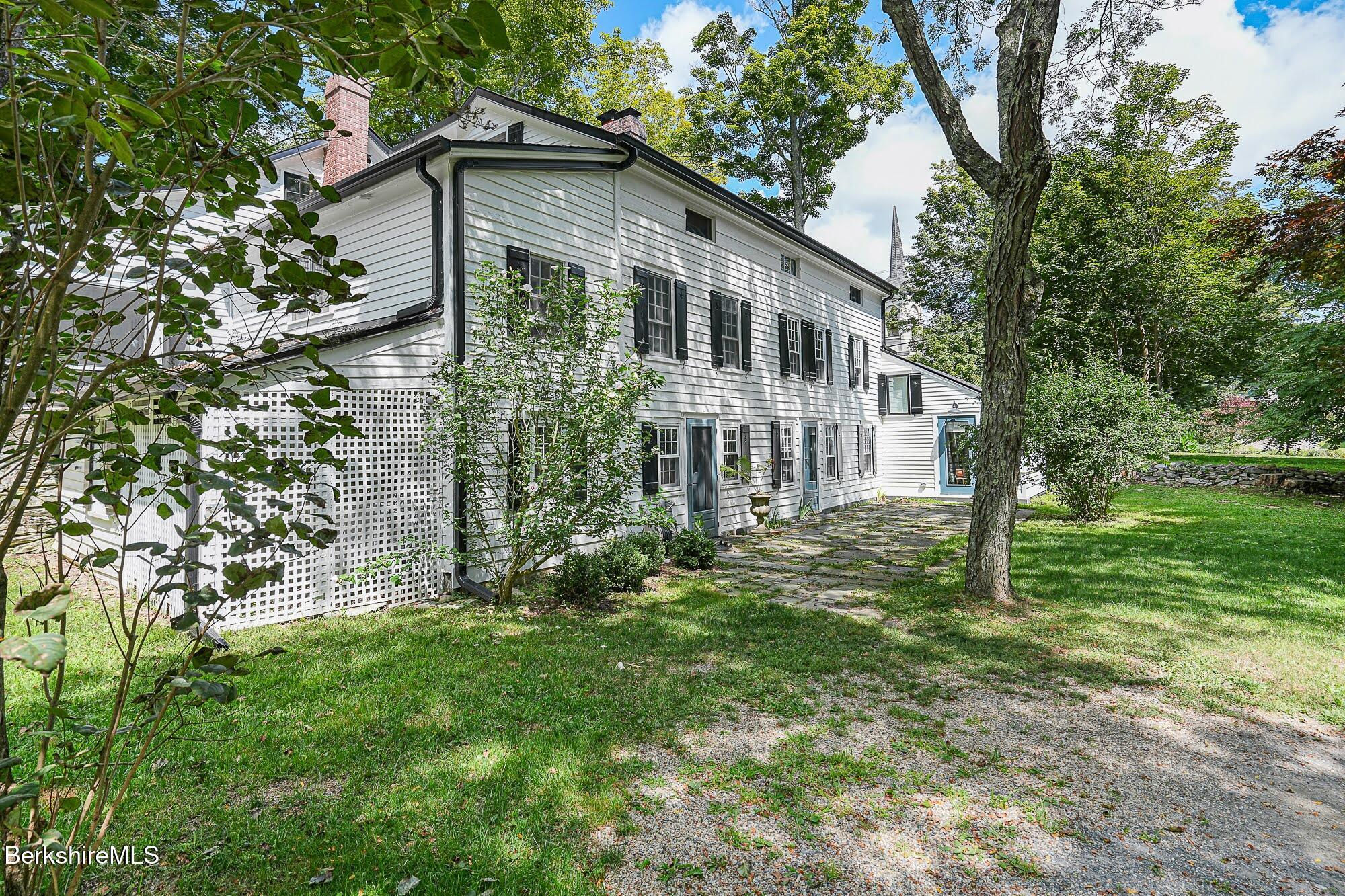 213 Egremont Plain Rd