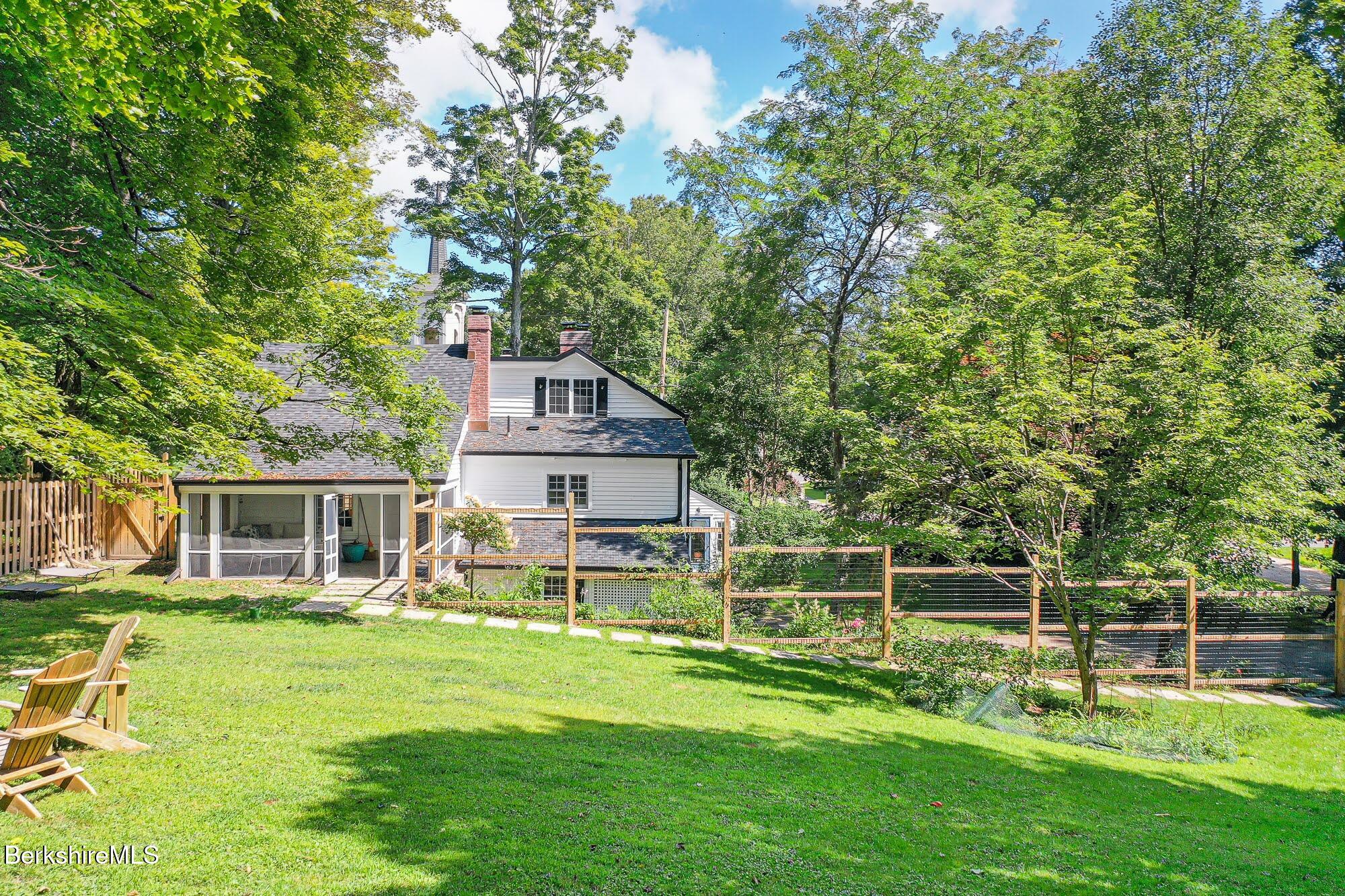 213 Egremont Plain Rd