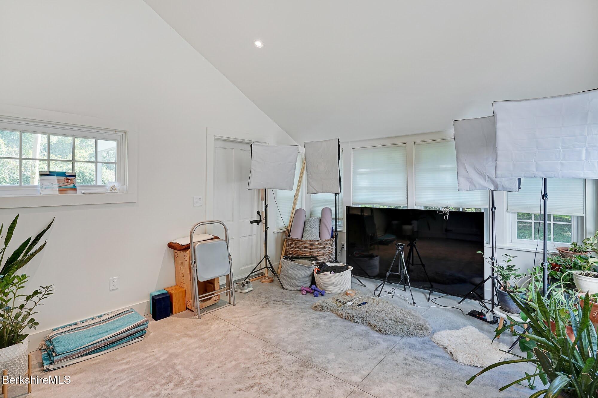 213 Egremont Plain Rd