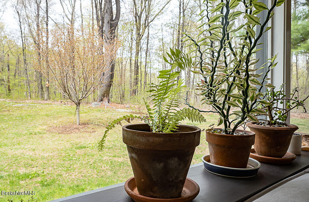 1872 South Undermountain Rd