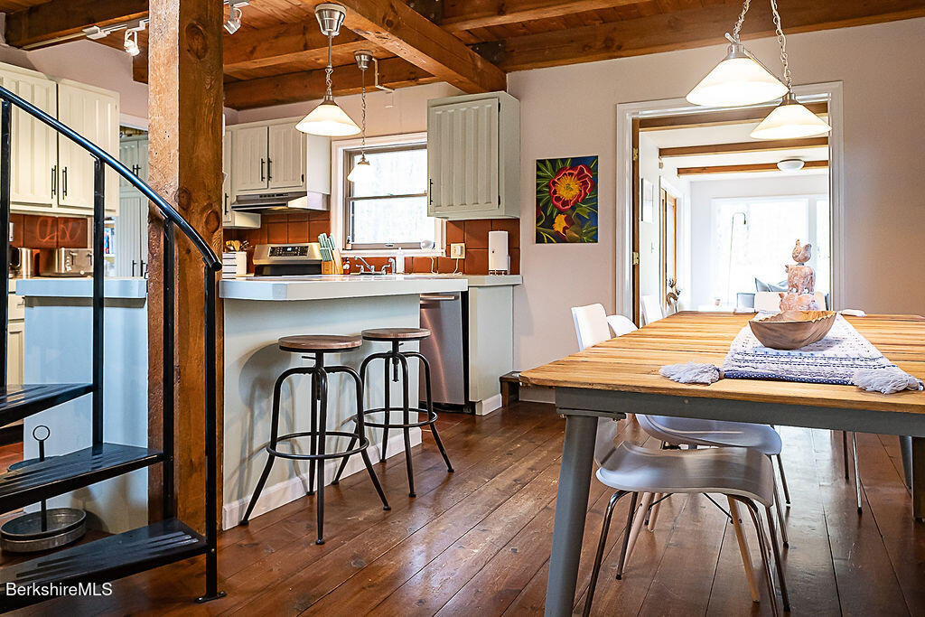 1872 South Undermountain Rd