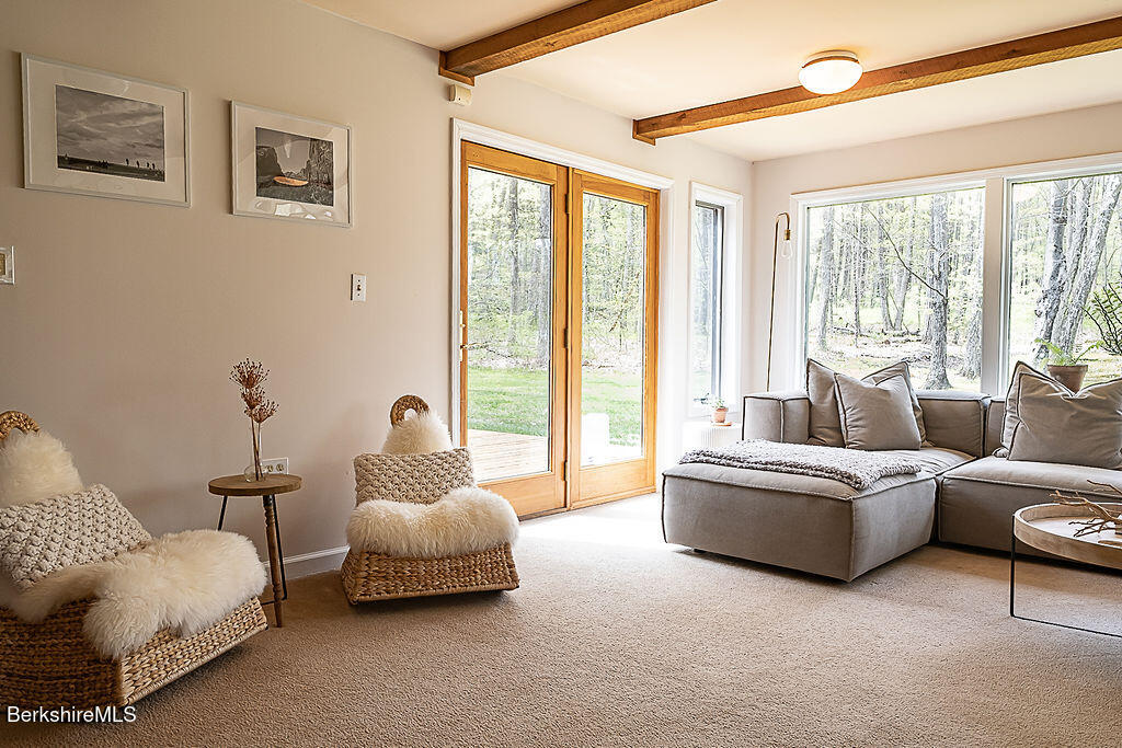 1872 South Undermountain Rd