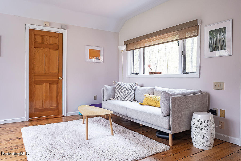 1872 South Undermountain Rd