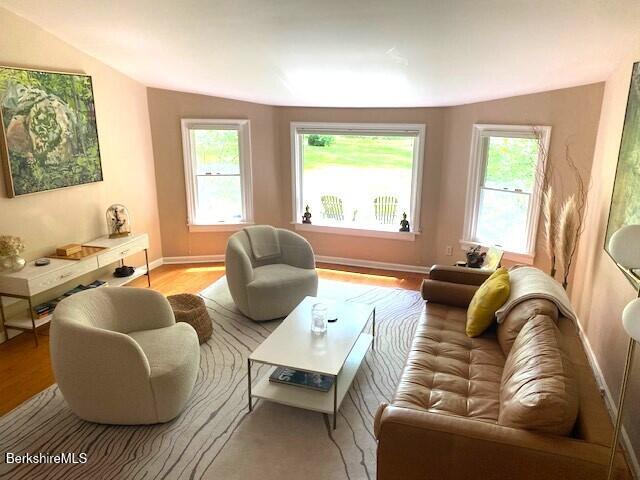 1872 South Undermountain Rd