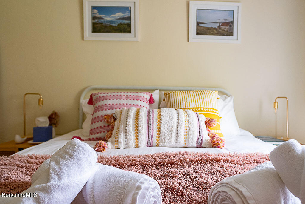 1872 South Undermountain Rd