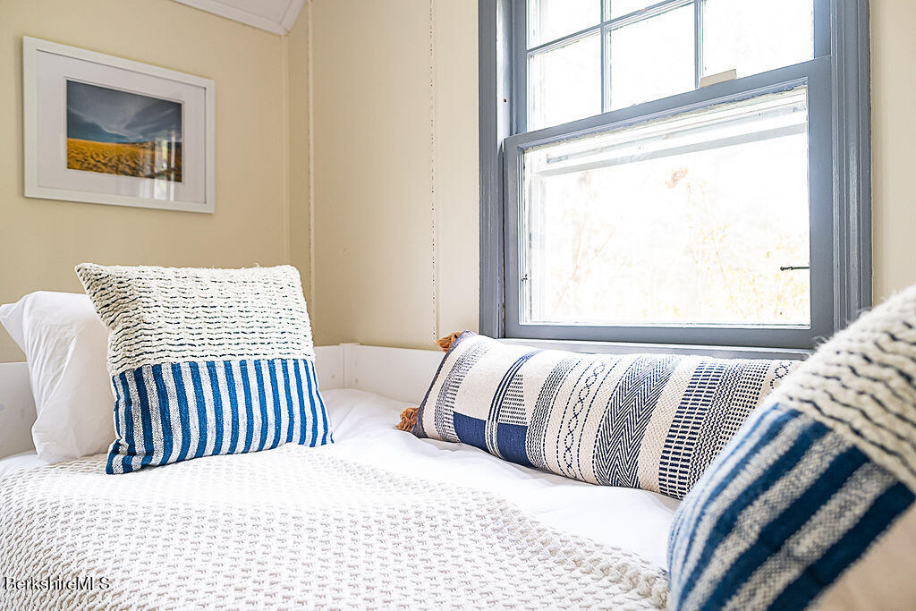 1872 South Undermountain Rd