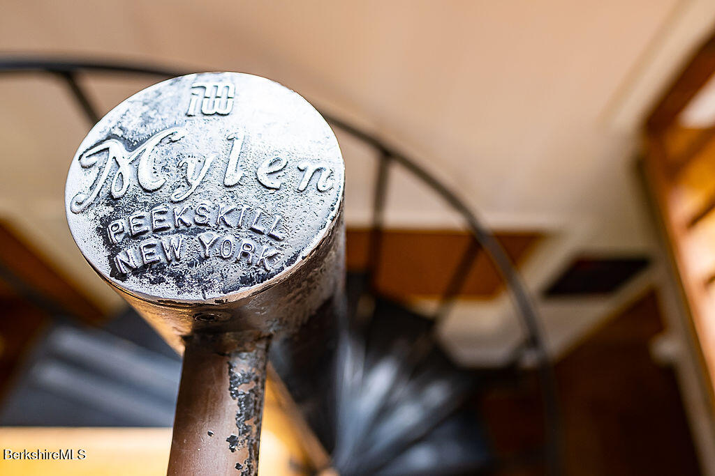 1872 South Undermountain Rd