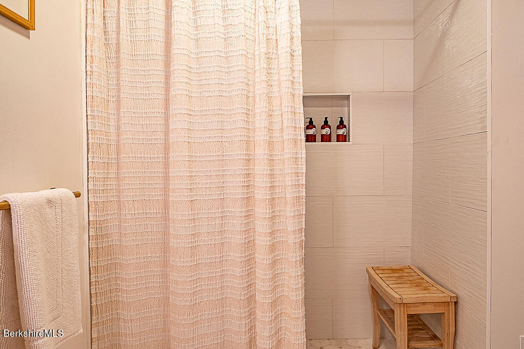 1872 South Undermountain Rd