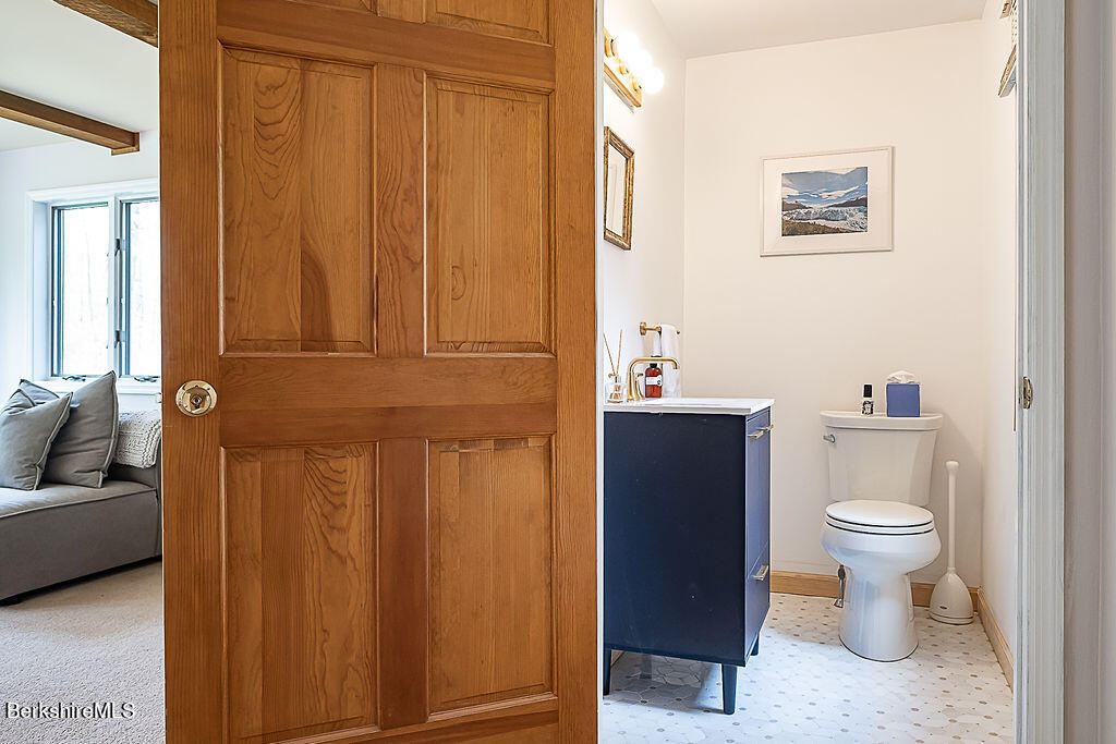 1872 South Undermountain Rd