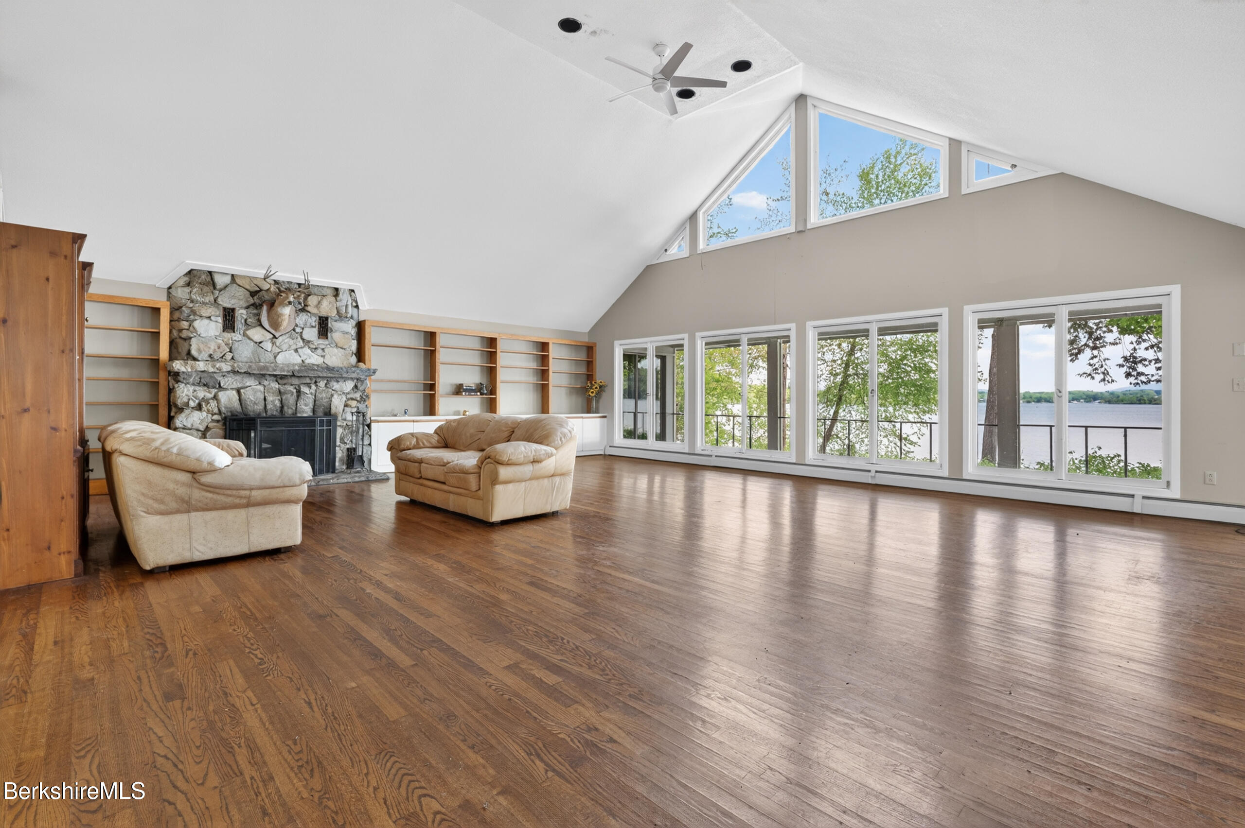 122 Blythewood Dr