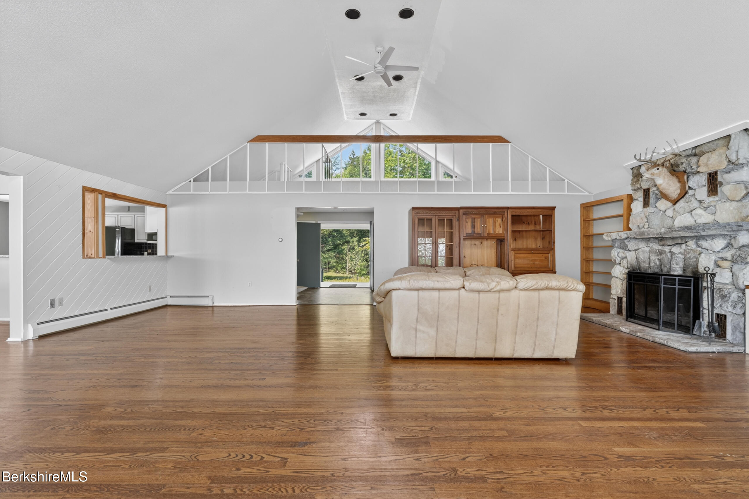 122 Blythewood Dr