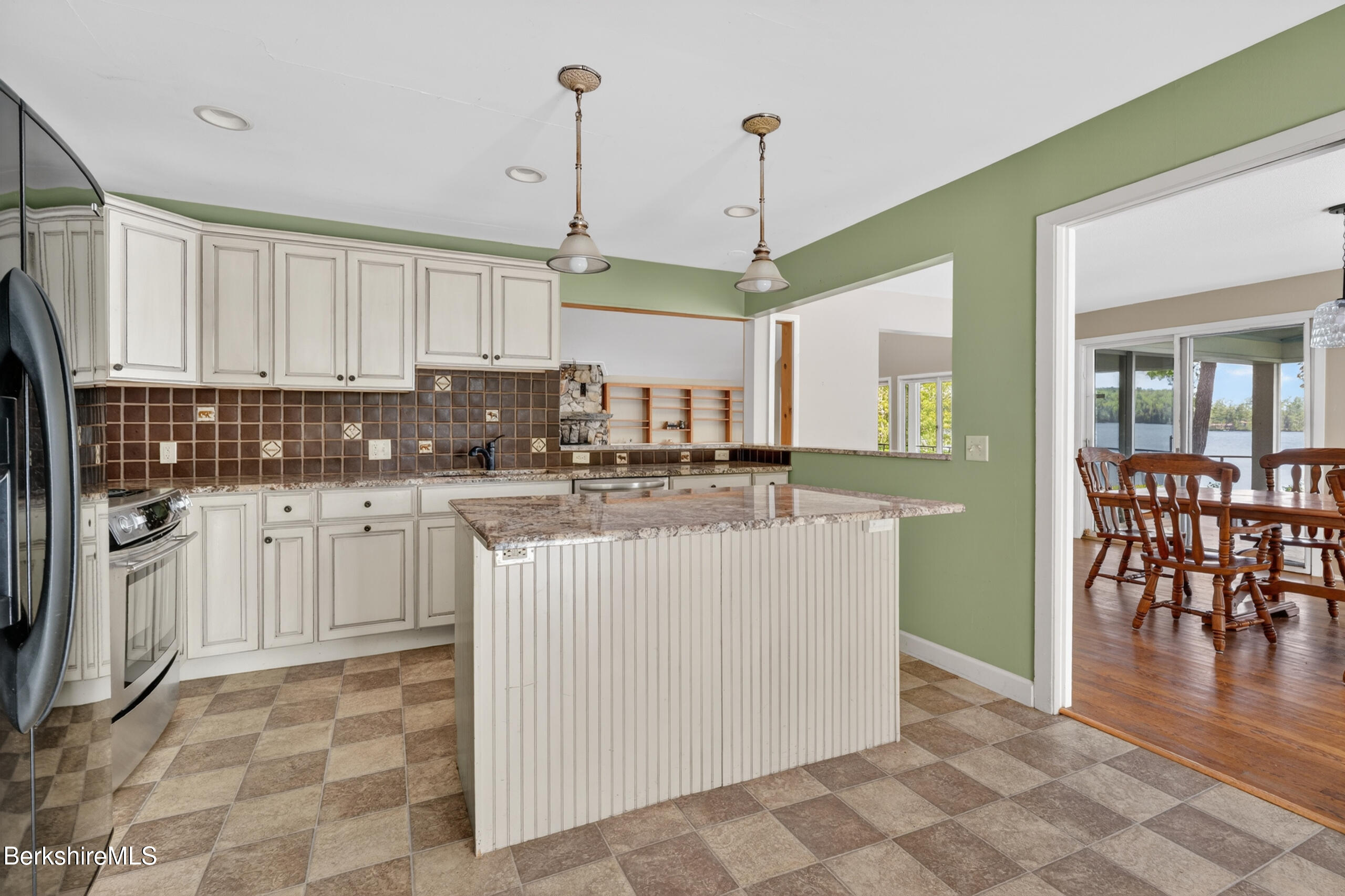 122 Blythewood Dr