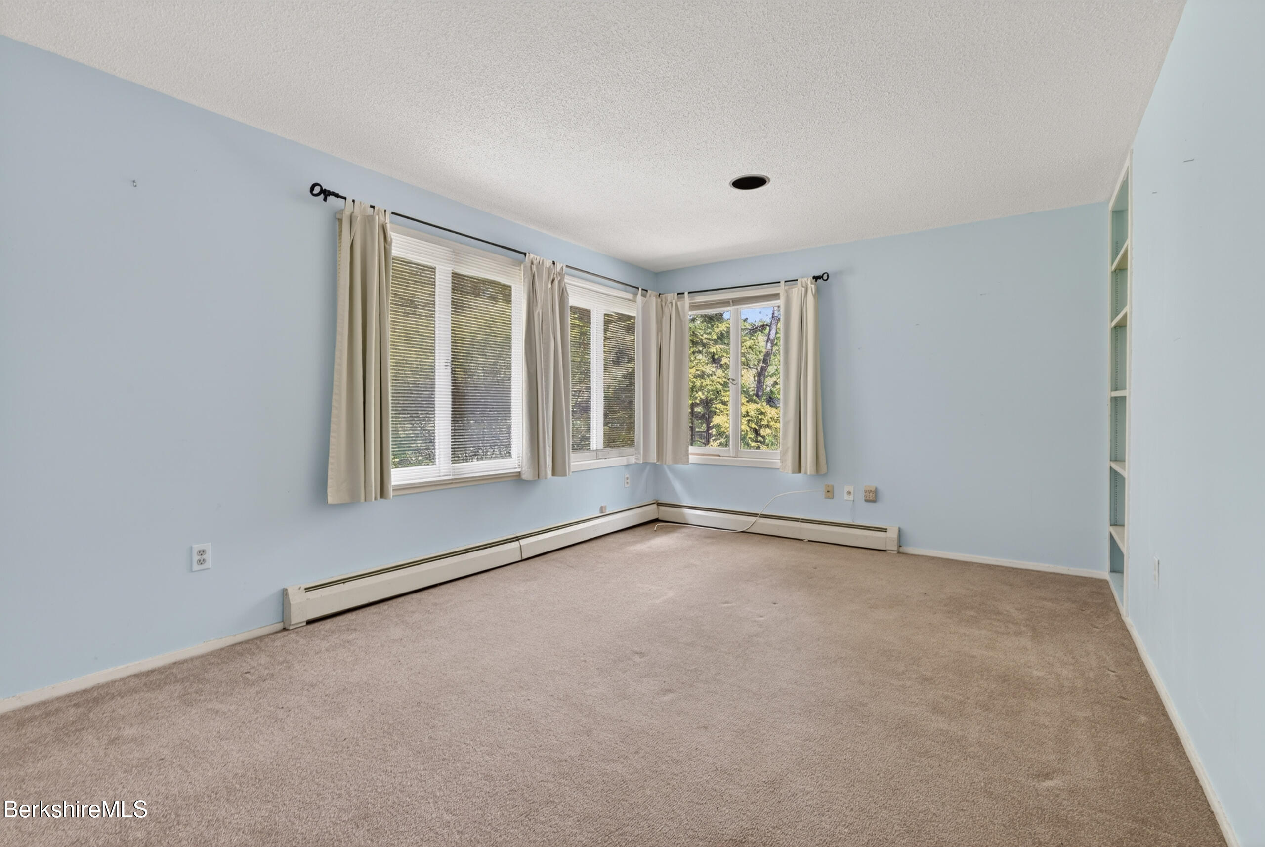 122 Blythewood Dr