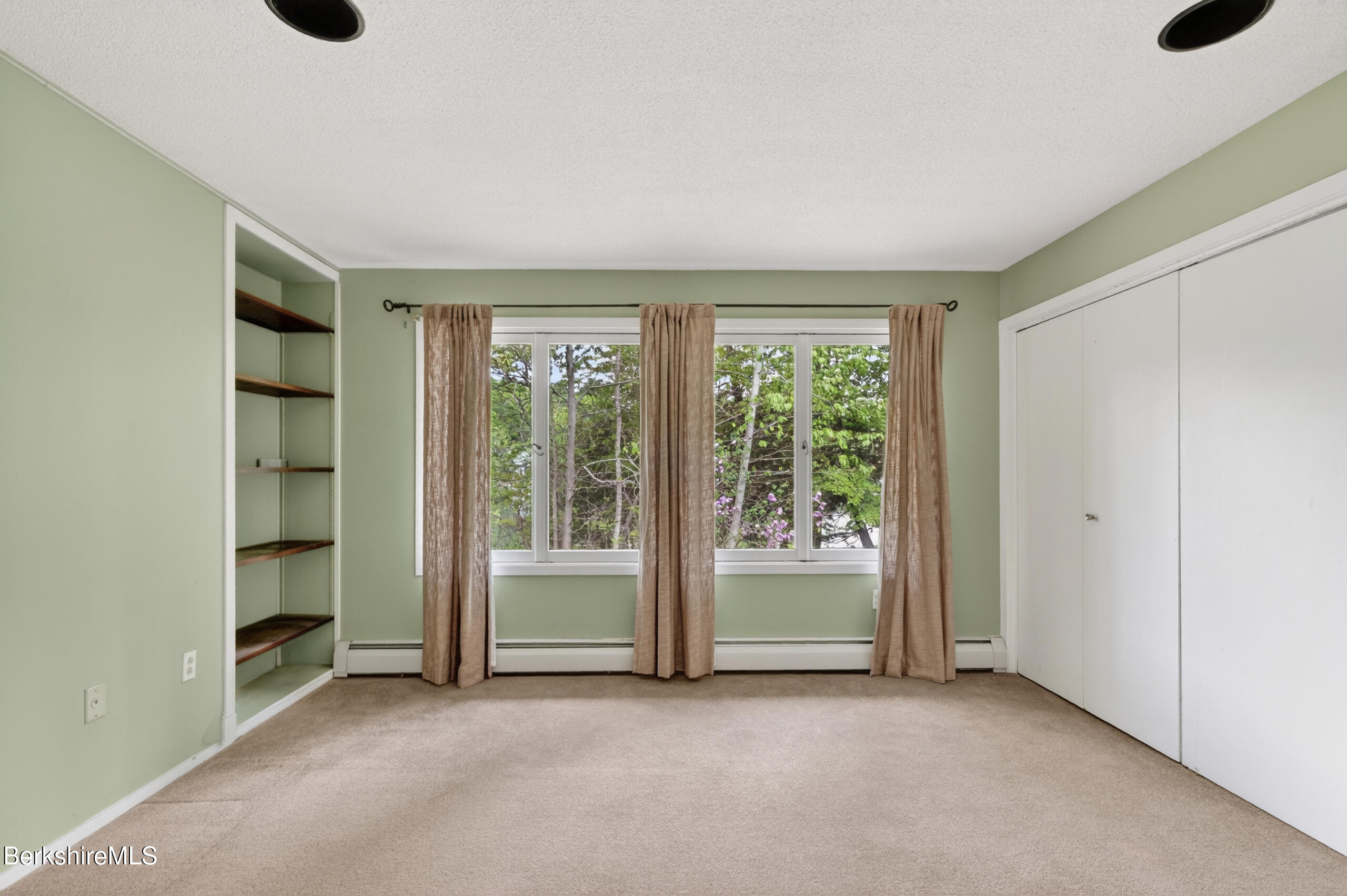122 Blythewood Dr