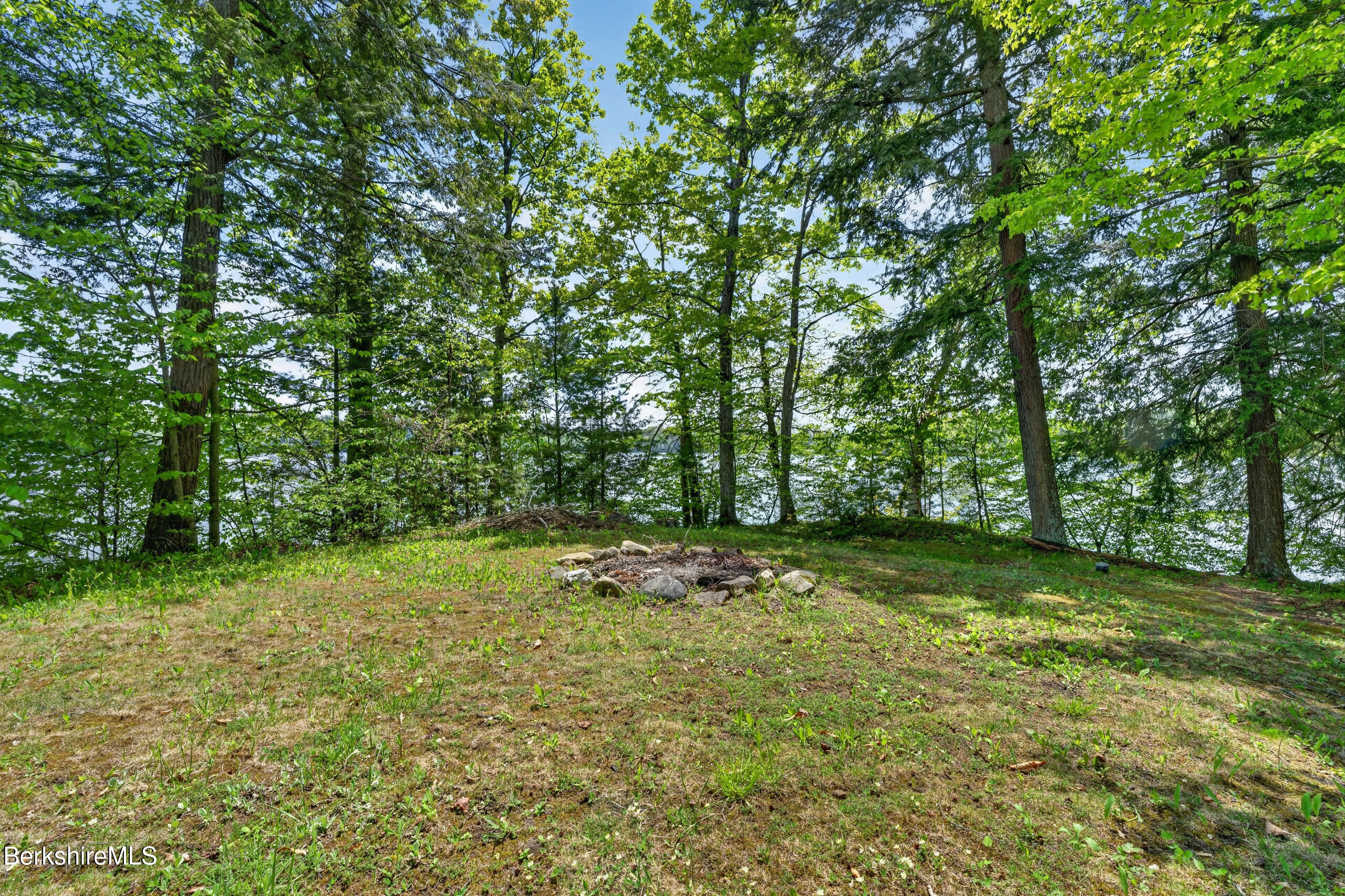 122 Blythewood Dr