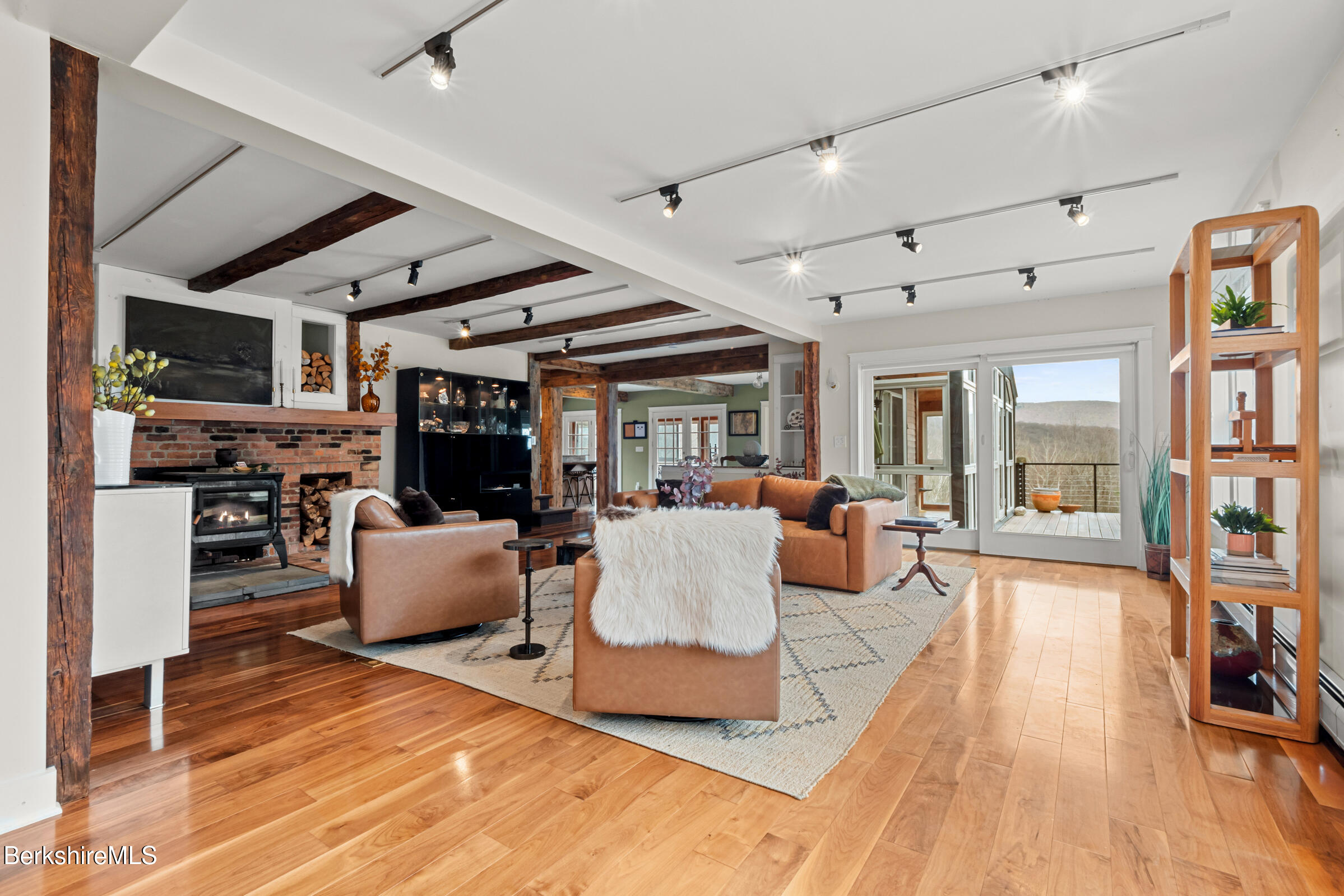 400 Rathbun Rd