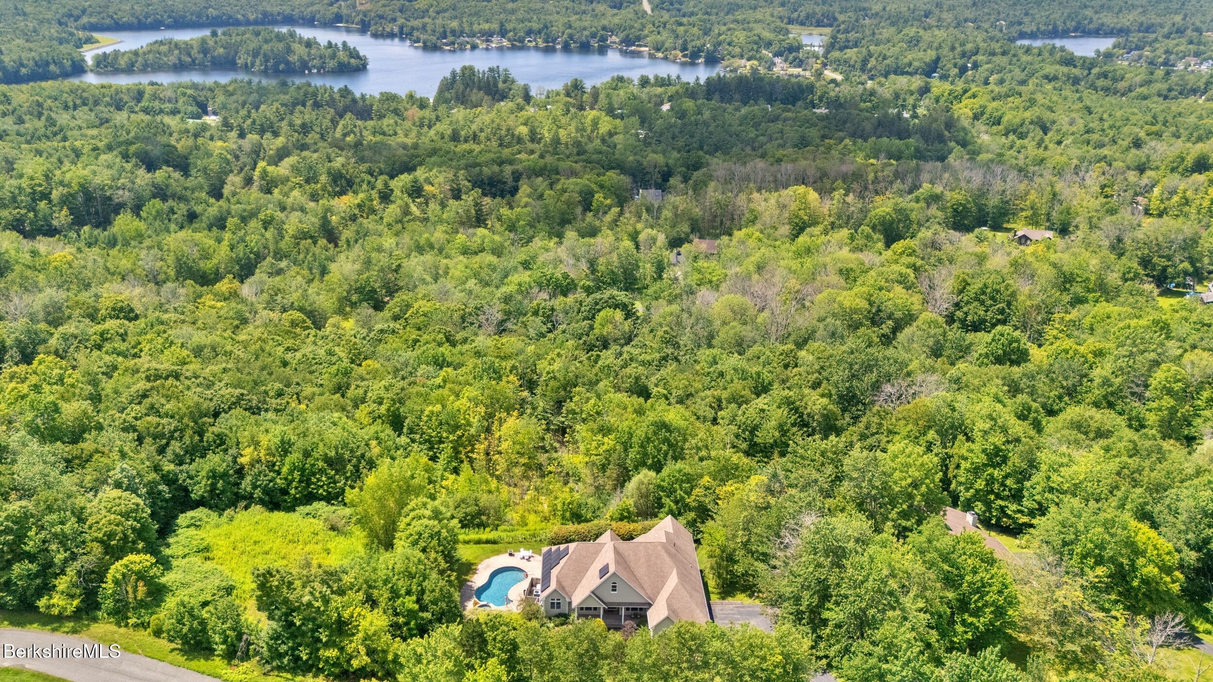 10 Lafayette Dr