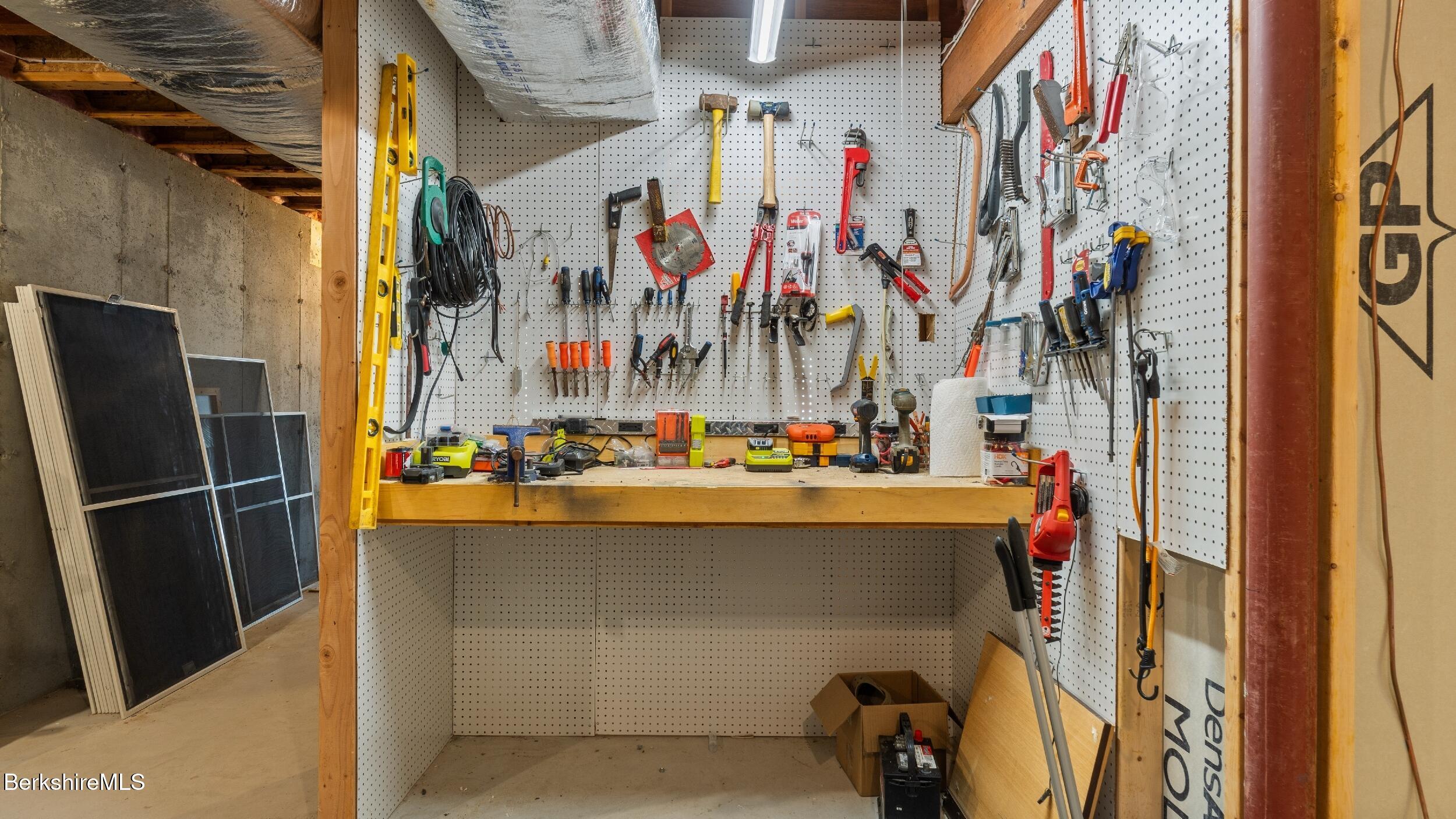10 Lafayette Dr