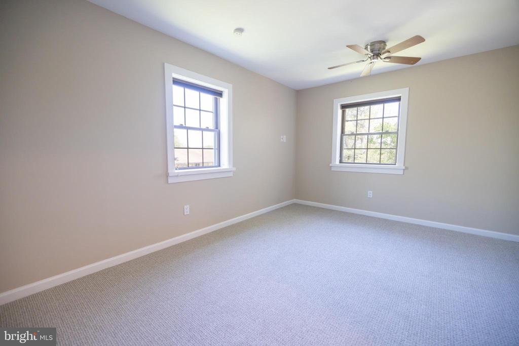 3321 VALLEY DRIVE Unit: 3321