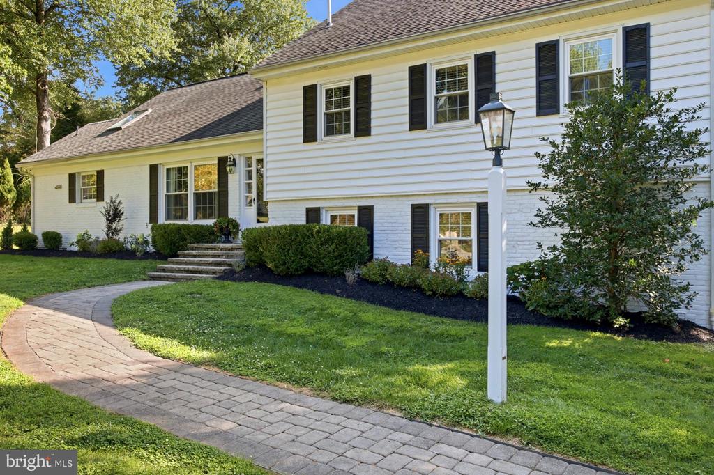 476 SCHOOL HOUSE LANE