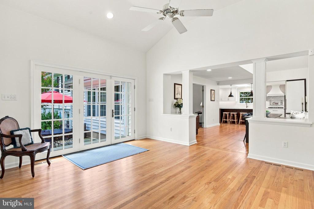 476 SCHOOL HOUSE LANE