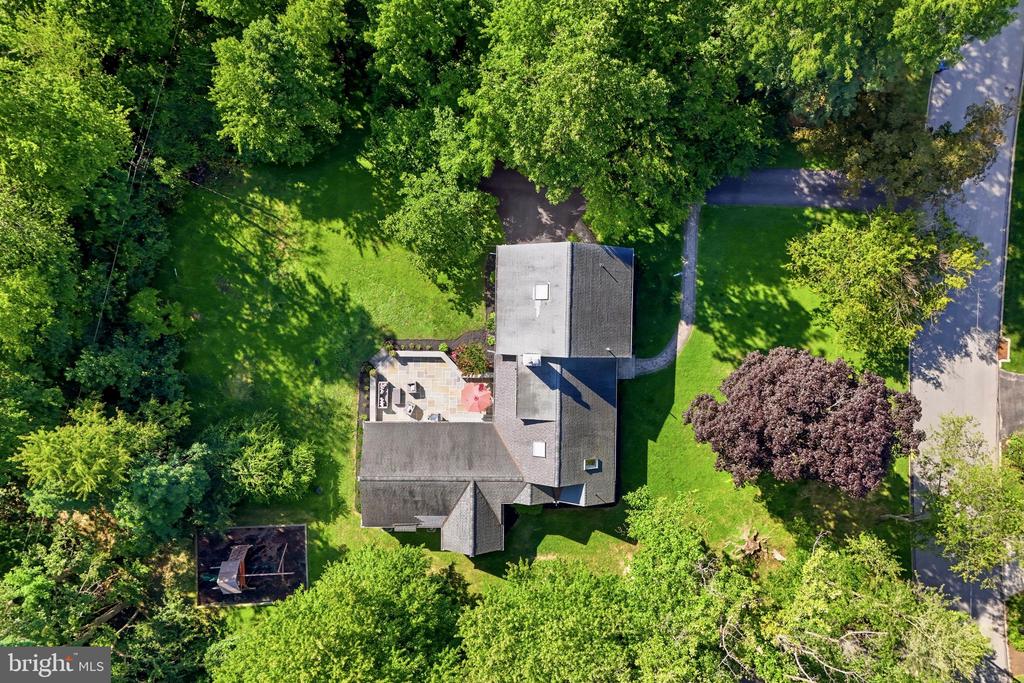 476 SCHOOL HOUSE LANE