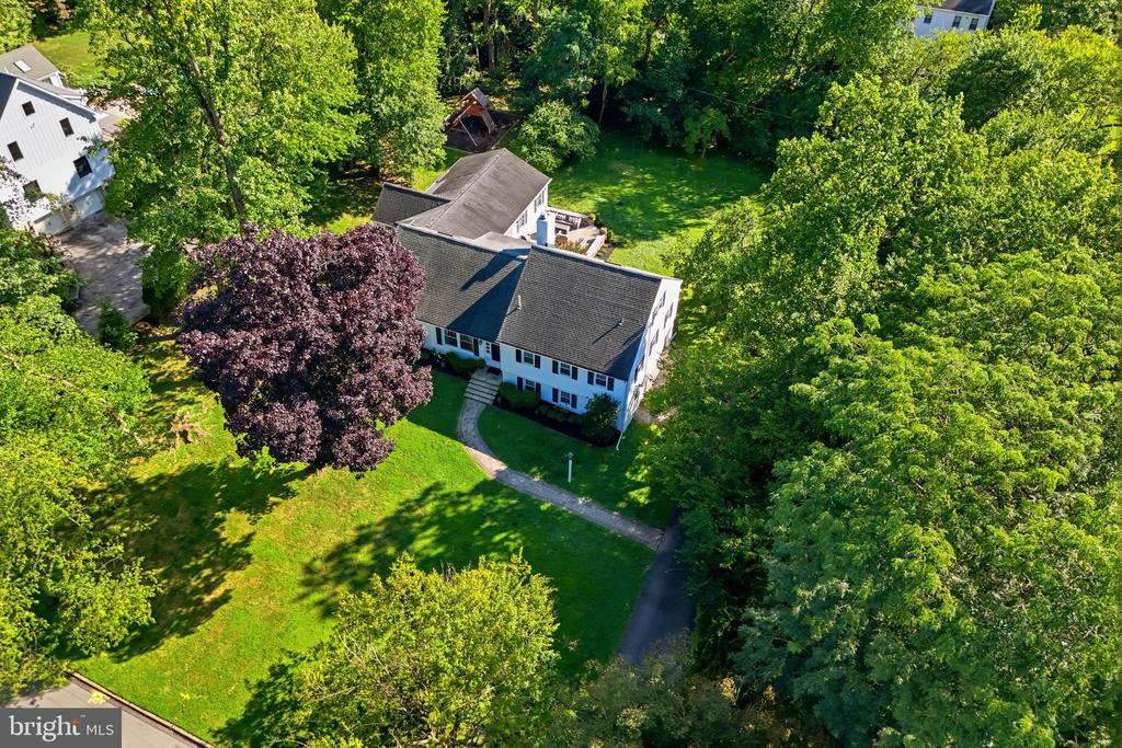 476 SCHOOL HOUSE LANE