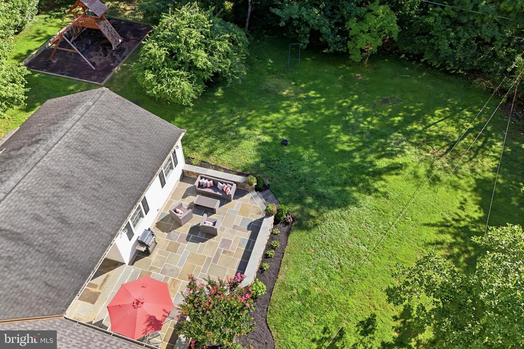 476 SCHOOL HOUSE LANE