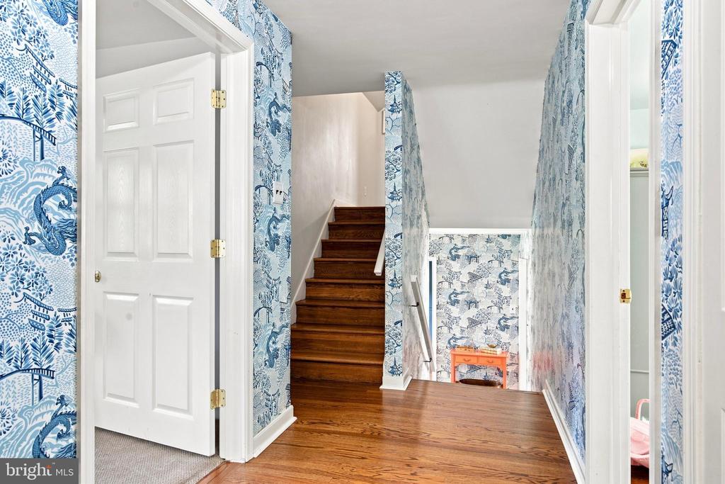476 SCHOOL HOUSE LANE