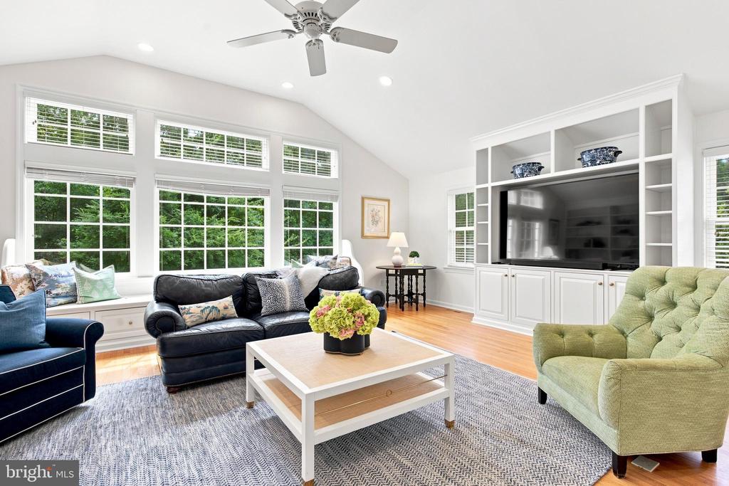 476 SCHOOL HOUSE LANE