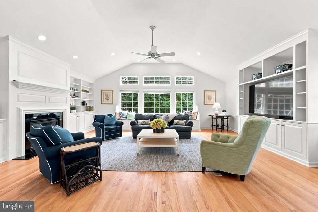 476 SCHOOL HOUSE LANE