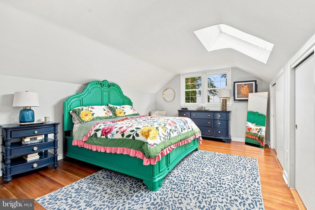 476 SCHOOL HOUSE LANE