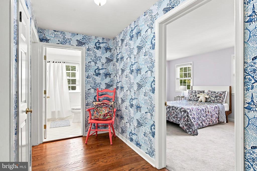 476 SCHOOL HOUSE LANE