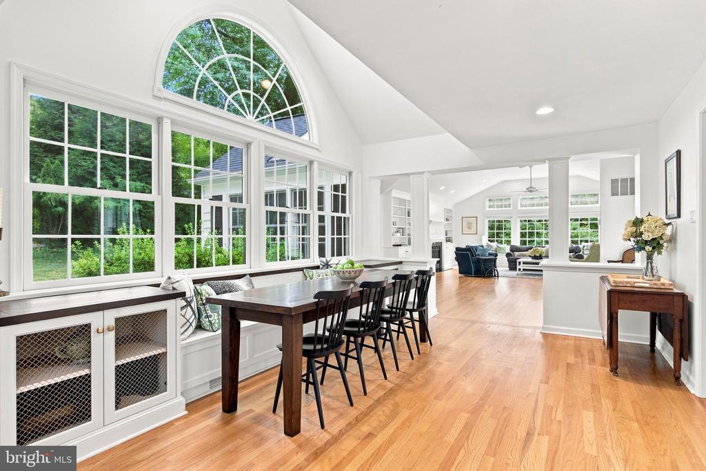 476 SCHOOL HOUSE LANE