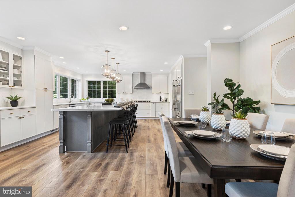 208 SYCAMORE LANE